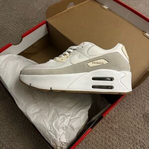 AIR MAX 90 LV8